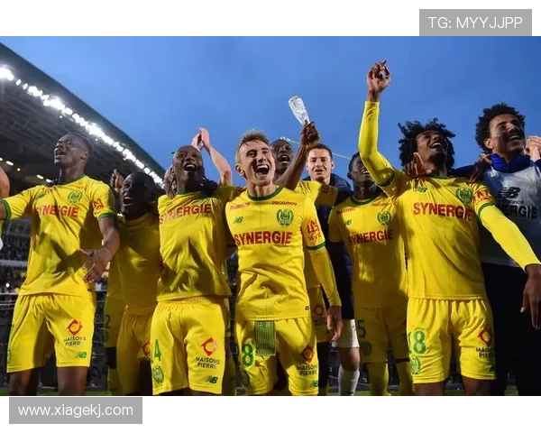 西甲西乙38队齐聚复古日